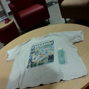 Seattle Seahawks Newspaper Headling "CHAMPS" graphic tee white size large